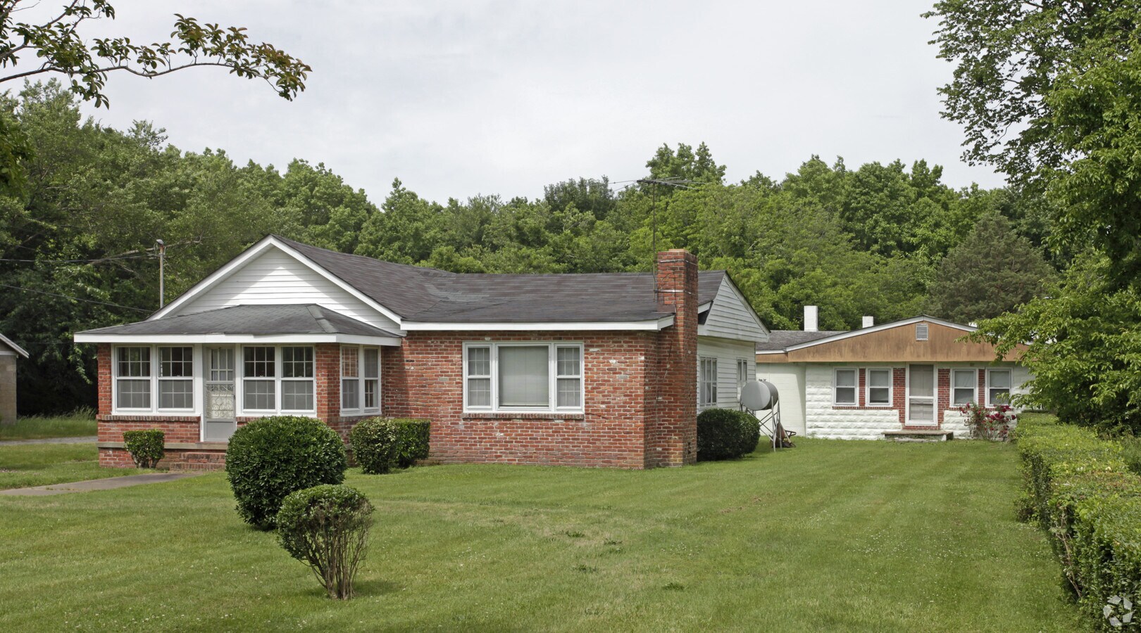 Photo - 215 S Birdneck Rd Apartments