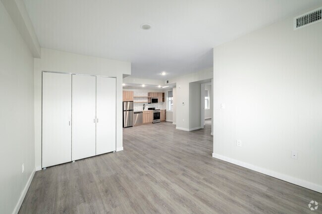 2BR, 2BA – 715SF -