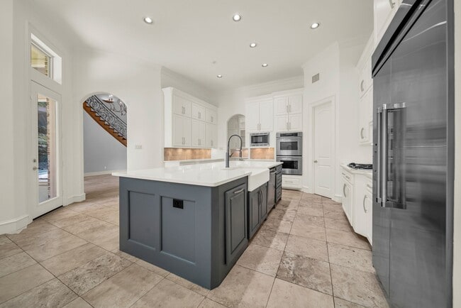 Photo - 15 Player Green Pl