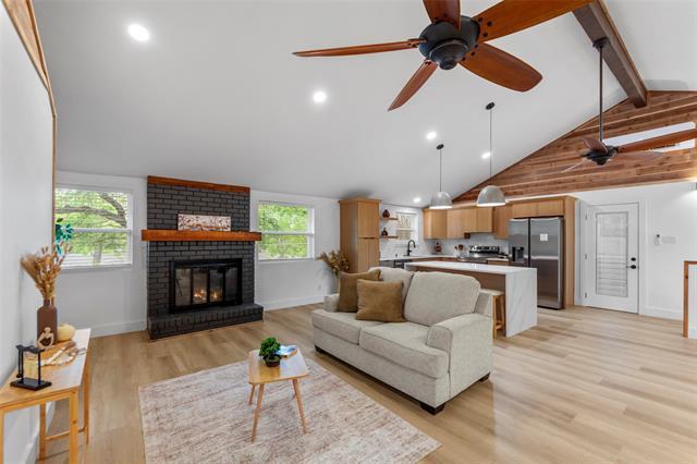 Photo - 7041 Freemont St