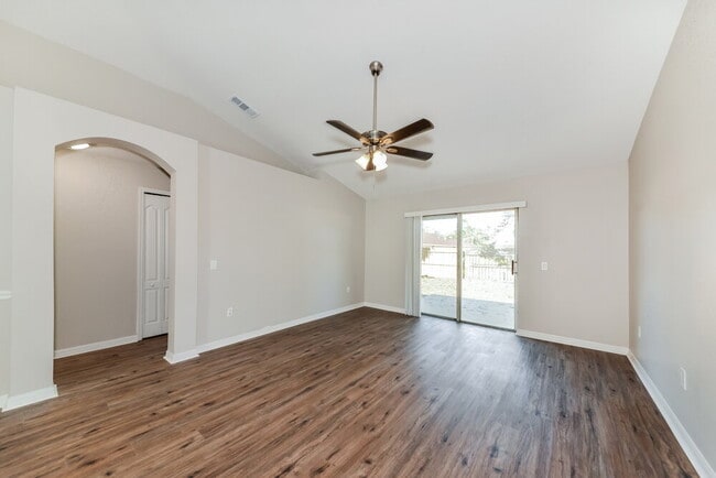 12807 Kings Lake Dr