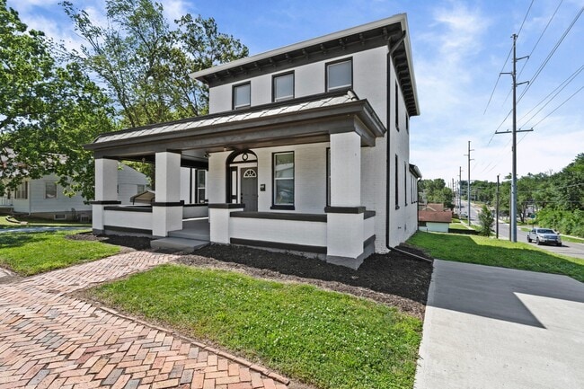Photo - 222 W Market St