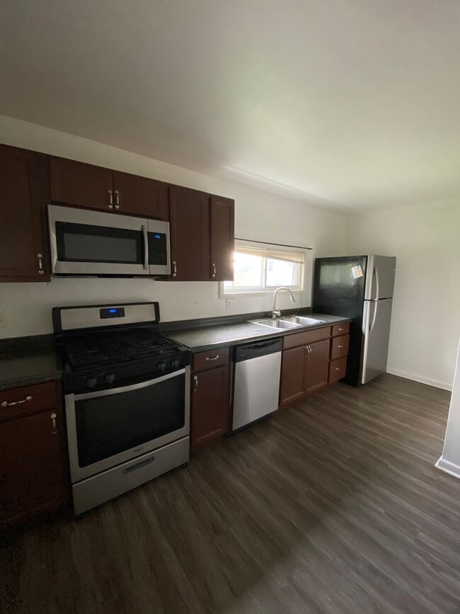 Photo - 740 Excelsior St