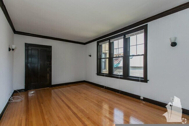 Building Photo - 3620 N Marshfield Ave Unit 3620-1B Rental