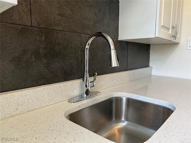 Photo - 3165 E Riverside Dr Unit 3175