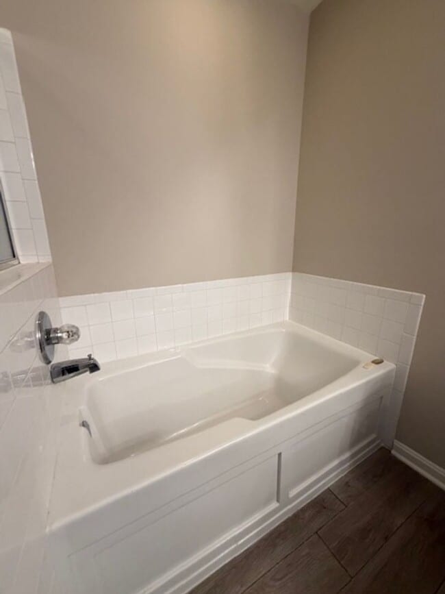 Photo - SPACIOUS 2 BEDROOM 2 BATH CONDO WITH LOFT IN KING FARM Unidad 303