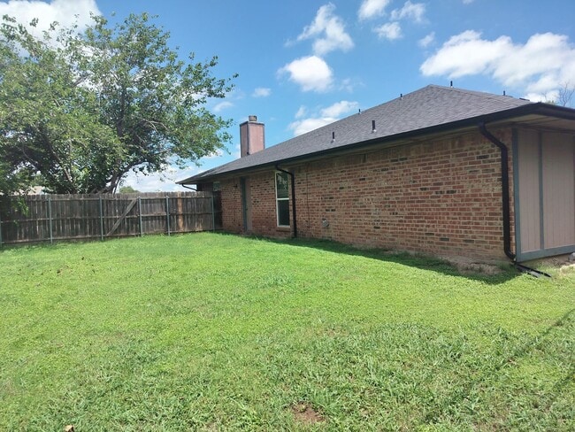 Photo - Great Duplex ready for immediate move in!
