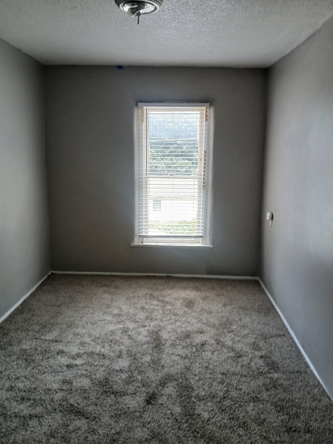 Photo - 2615 SW 12th St Unit 2