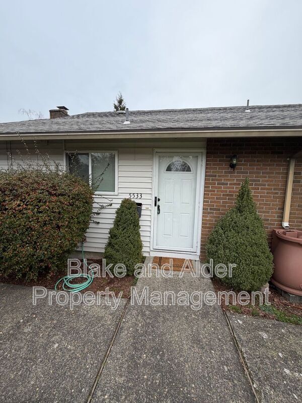Photo - 5533 SW Lombard Ave