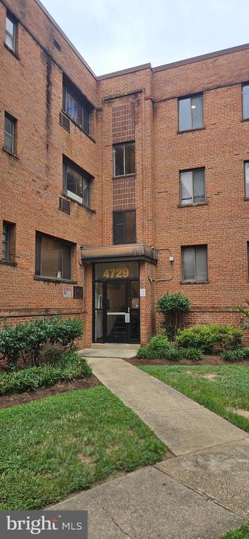 Building Photo - 4729 1st St SW Unit 101