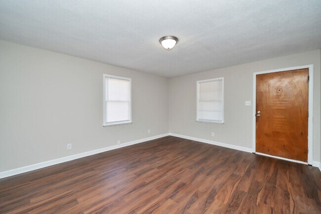 Photo - 1926 Long 12th St N