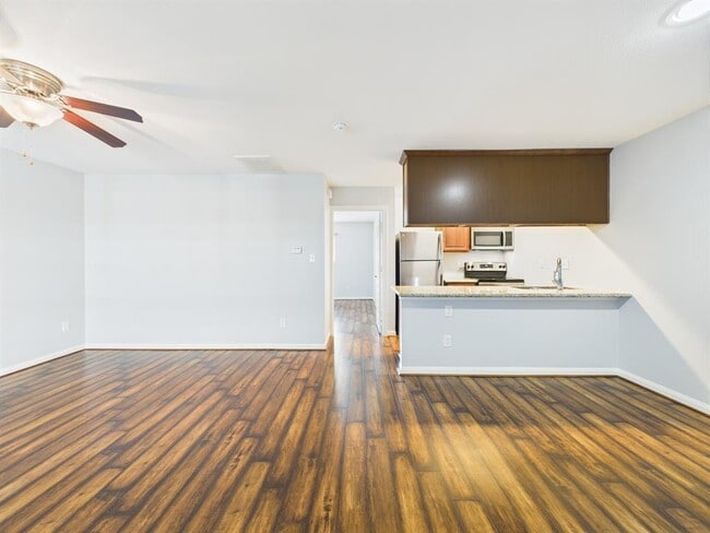Building Photo - 5333 Richmond Ave. Unit 29 Rental