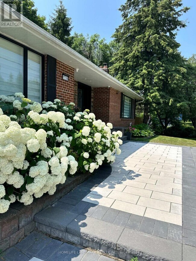 Photo - 1739 Mt Albert Rd