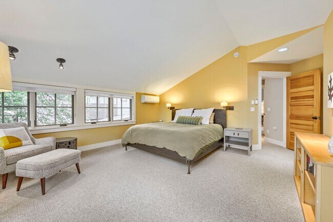 Photo - Elegant 4BR Retreat by Chautauqua & CU