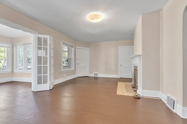 Photo - 3250 Berkshire Rd Unit 1