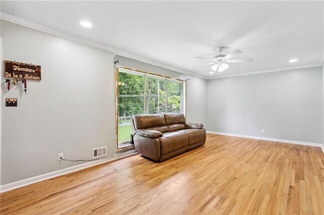 Photo - 2985 Dodson Dr