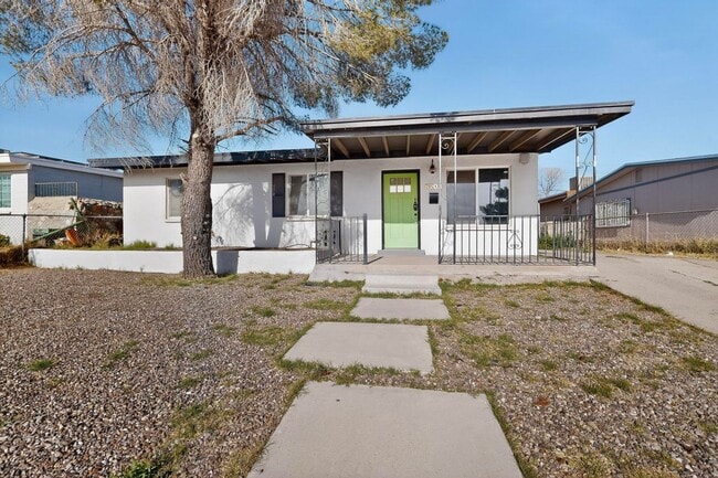 Photo - Charming 3 bedroom, 1 bath home in Central East El Paso!