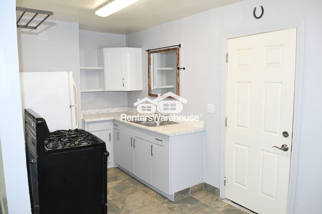 Photo - 2532 E Adams St