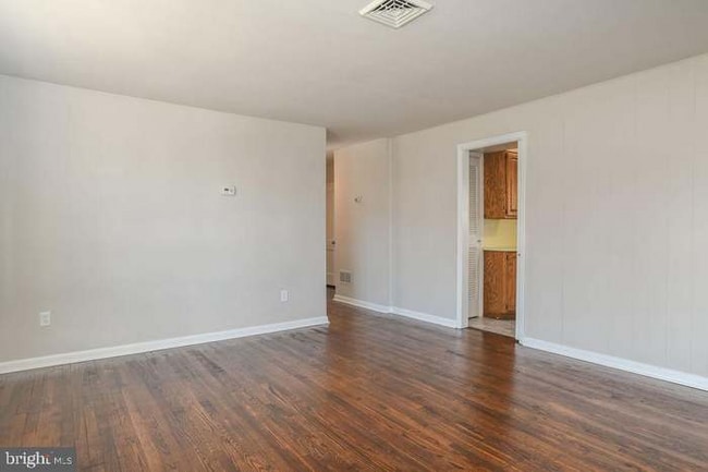 Photo - 11 Maple Ave Unidad Main