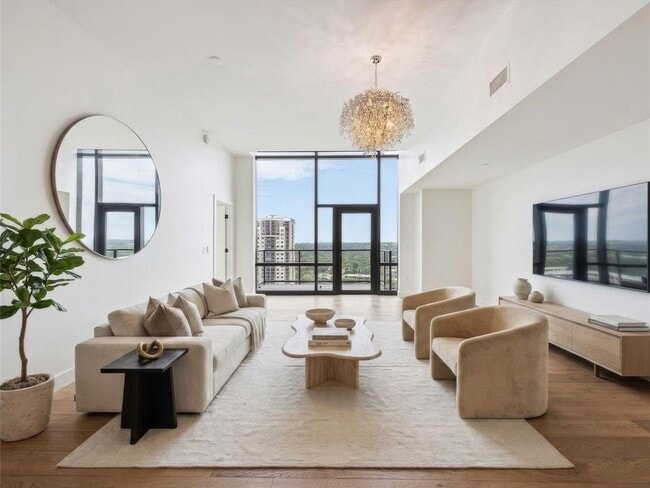 Building Photo - 70 Rainey St Unit 2201