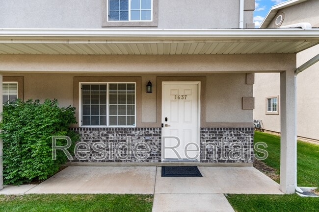 Building Photo - 1637 Talon Dr