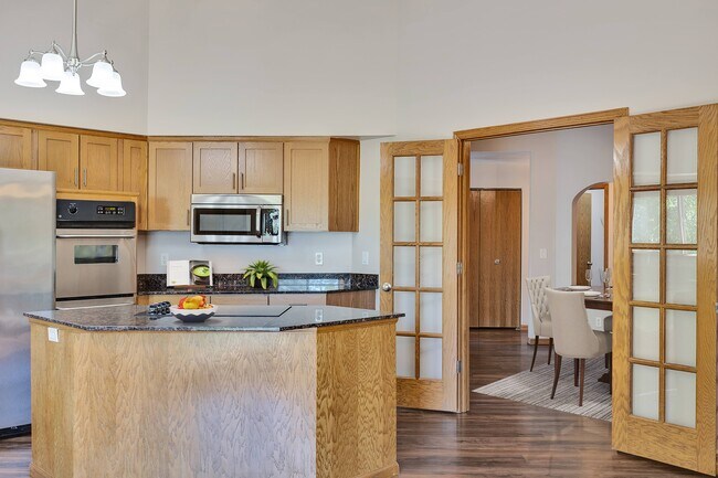 Crosby Pointe Apartments