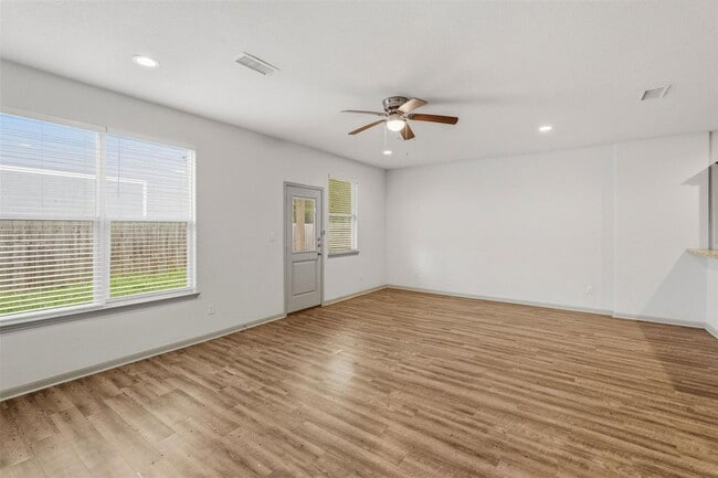 Photo - 634 Magnolia Bend