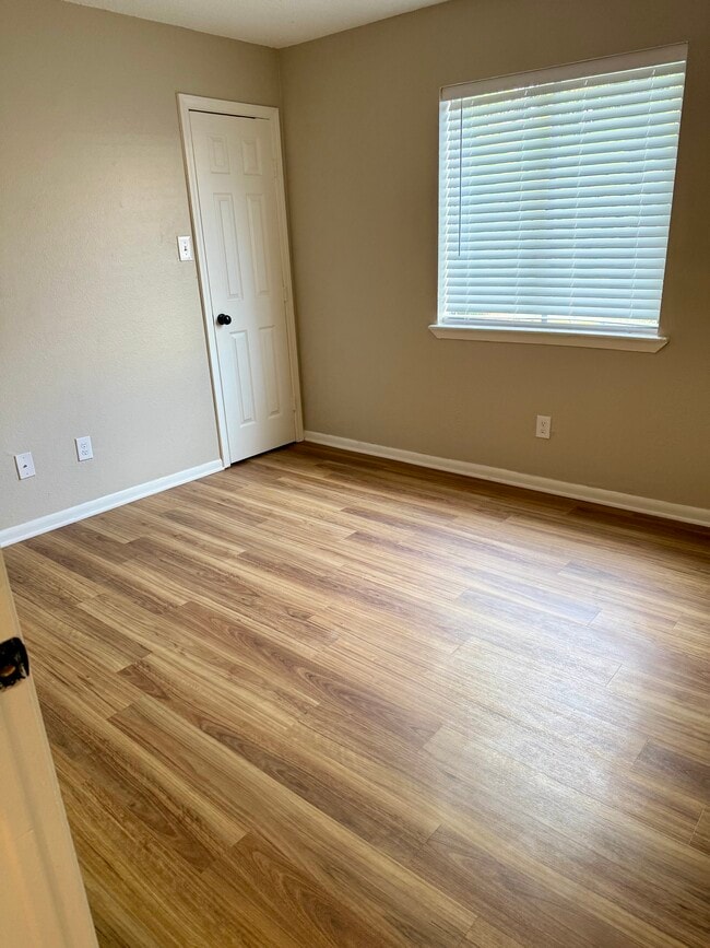 Photo - 104 Milann St Unit A