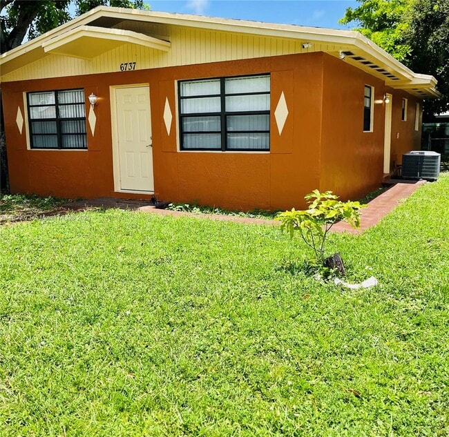 Building Photo - 6737 NW 6th Ct Rental