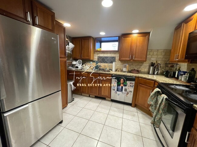 Building Photo - 22 Sussex St