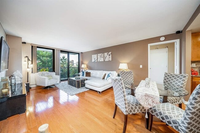 Building Photo - 700 GROVE St Unit 5U Rental