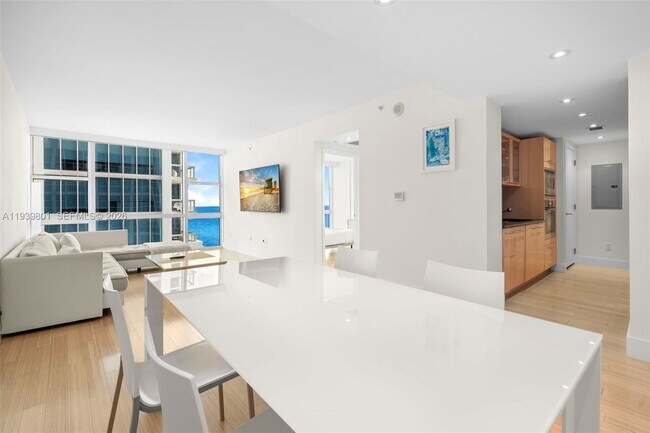 Photo - 6801 Collins Ave Unidad 1409