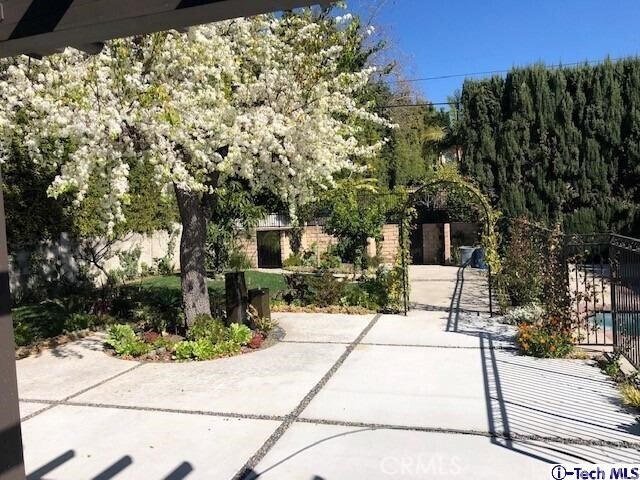 Photo - 706 N Camden Dr House