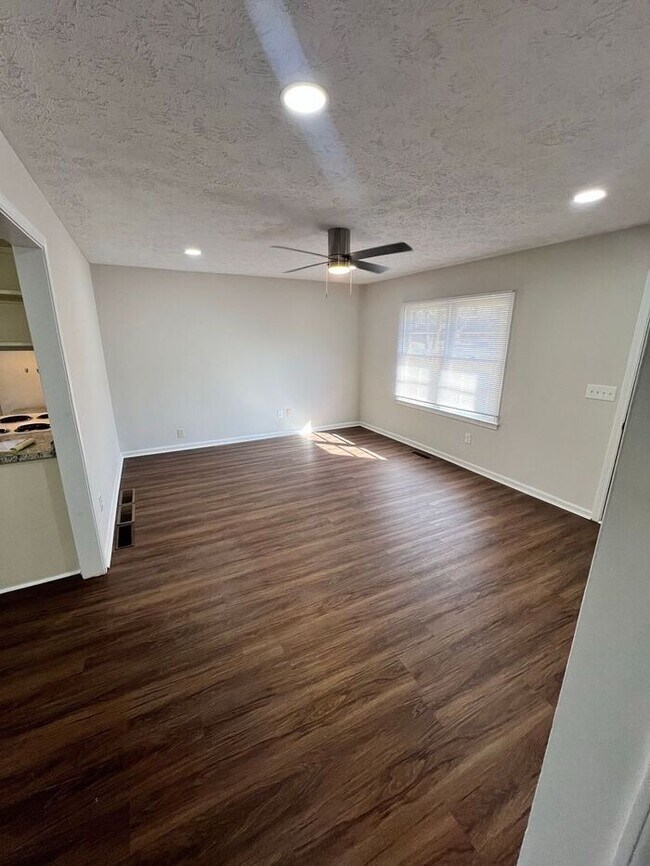 Photo - Available now!!! 3 bedroom 2 bath in Lilburn