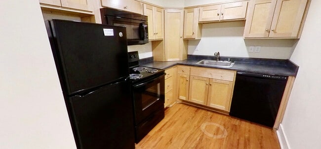 Kitchen - 1408 College St