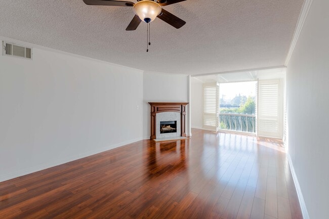 Photo - 12830 Burbank Blvd Unit 207