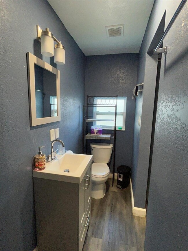 Photo - 1204 E Lambright St