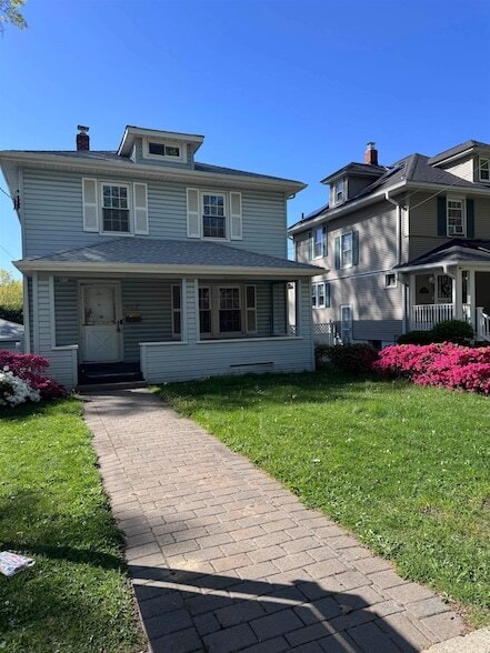 Photo - 437 Chestnut St