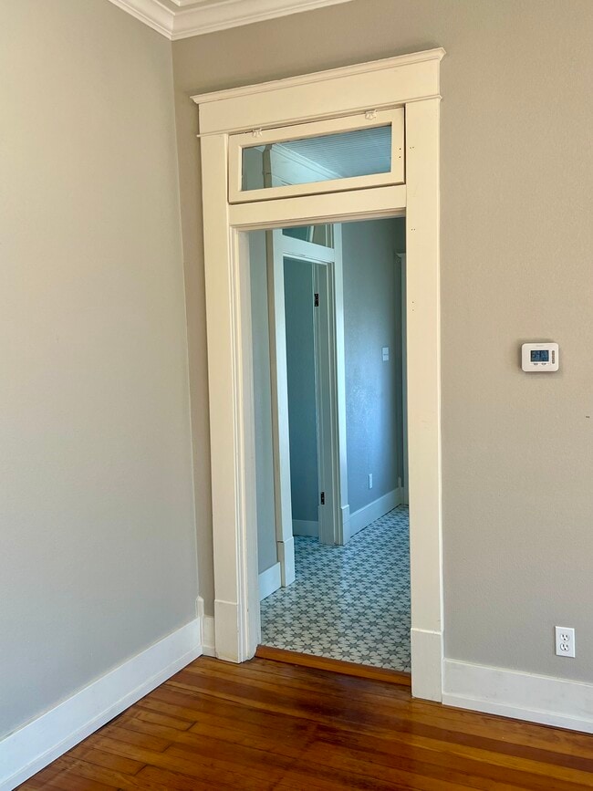 Photo - 2115 Johnson St