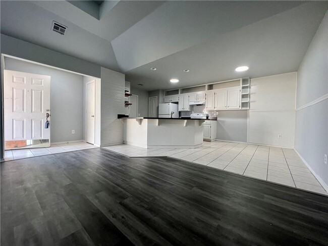 Photo - 2004 S Old Wire Rd