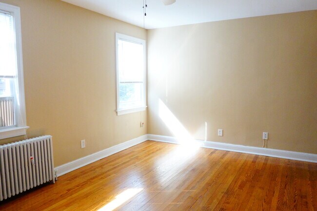 Photo - 8405 Greenwood Ave Unit 2