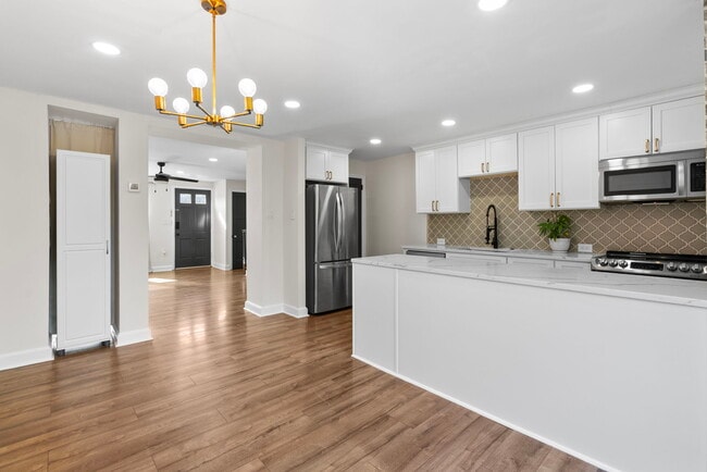 Photo - 720 Shaw Ave