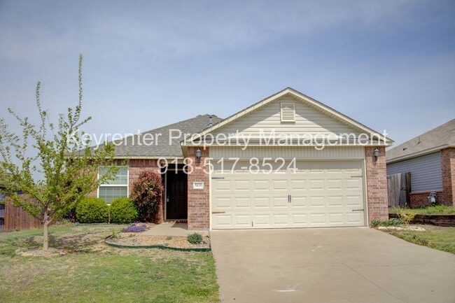 Building Photo - Coming Soon! 3 bed/2 bath!