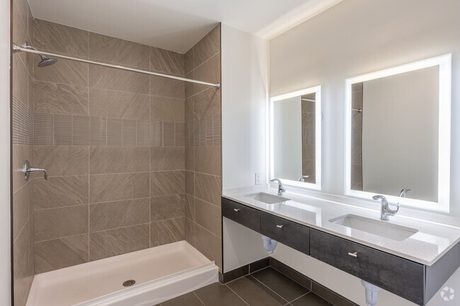 2BR, 2BA - 1,300SF - Primary Bathroom