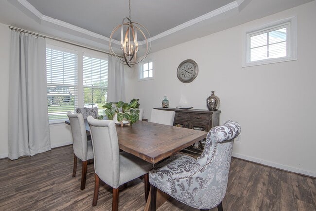 Photo - Luxury 5 Bedrooms 3 Full Baths 2 Car Garage