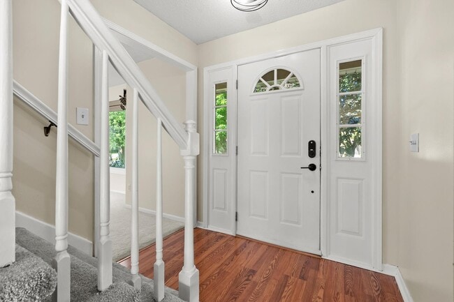 Photo - 7817 Chippewa St