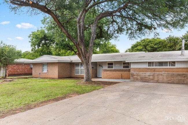Photo - 4202 Meadowbrook Dr
