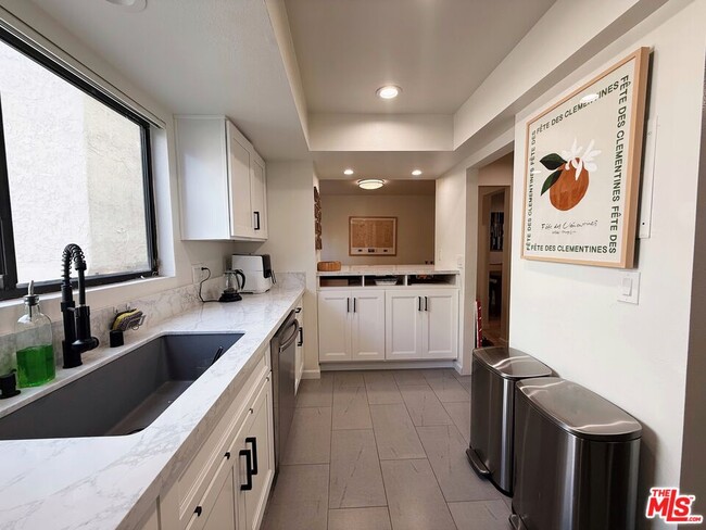 Photo - 1224 S Saltair Ave Unidad 4