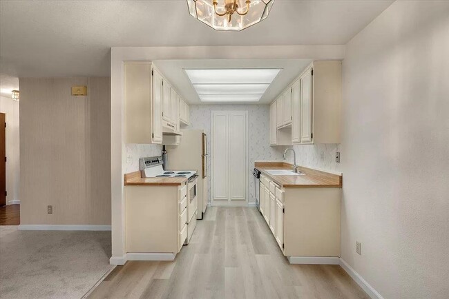 Photo - 1676 Braddock Ct