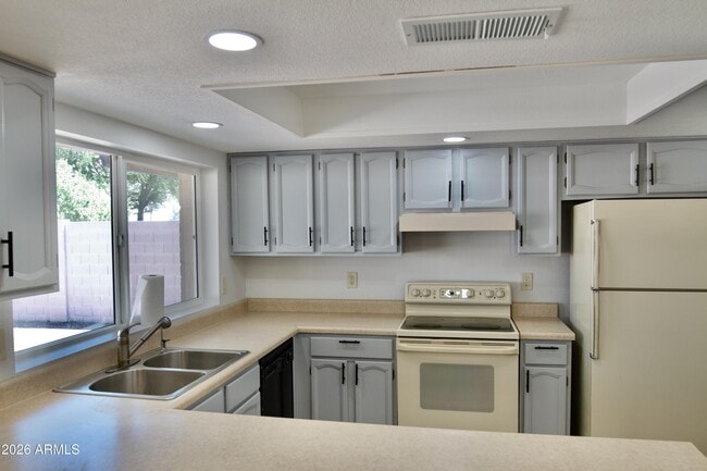 Photo - 16801 N 45th Pl